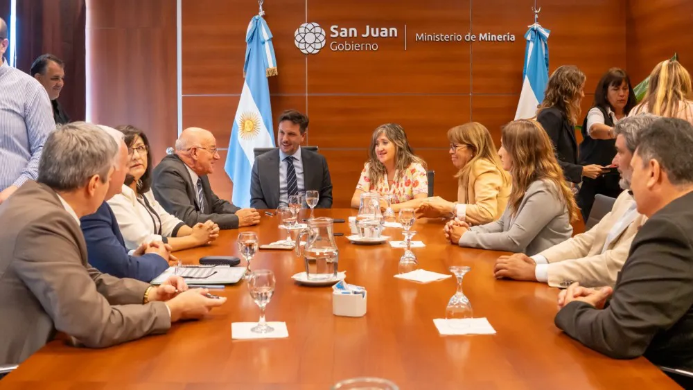 2256a851cce31fe53e43b550b0c57f2e_XL