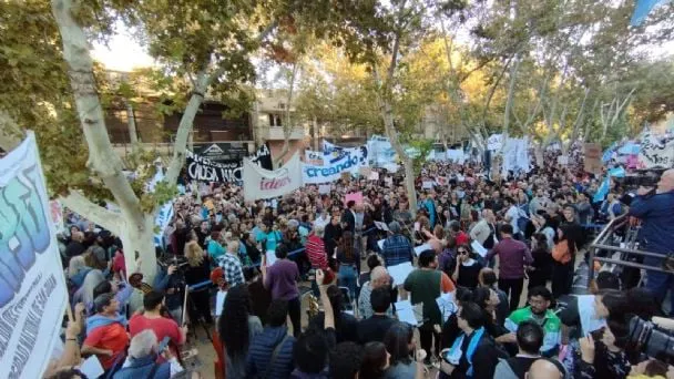 f608x342-371357_401080_31