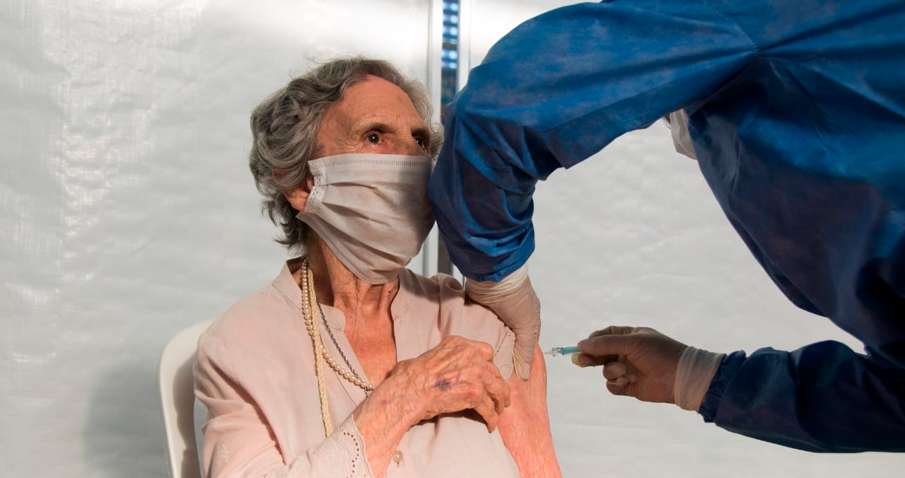 multimedia.normal.aa0afc754f95dc0b.476967616e7465732d325f6e6f726d616c2e706e67