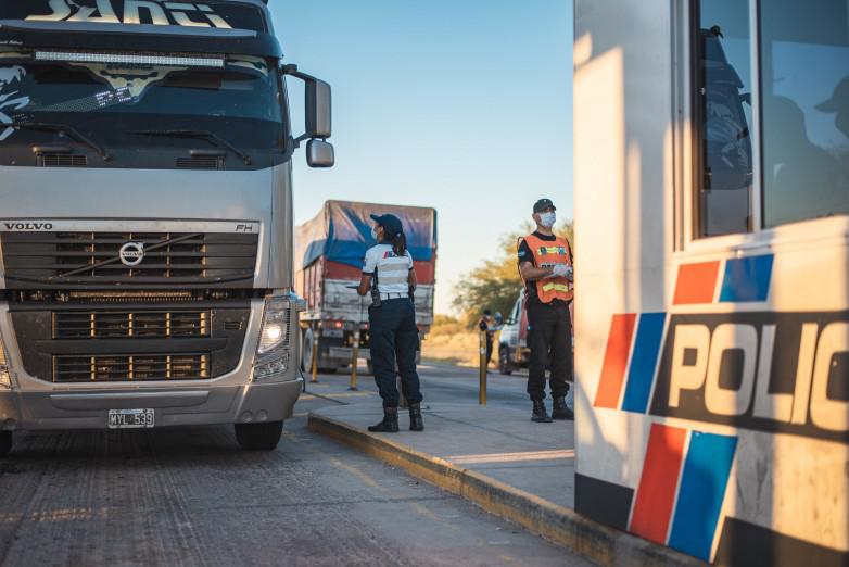 coronavirus-control-policial-3