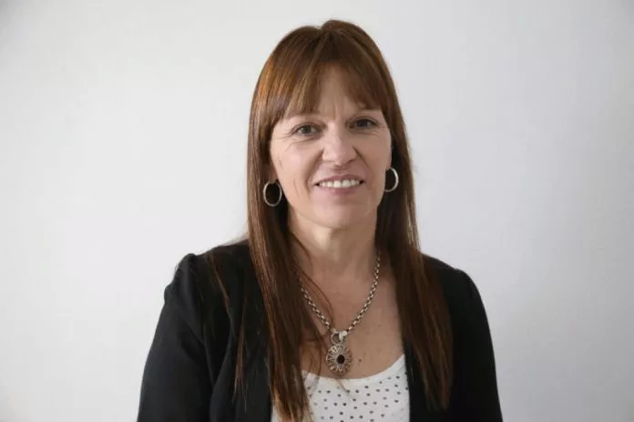 Docente-ladrona-696x464