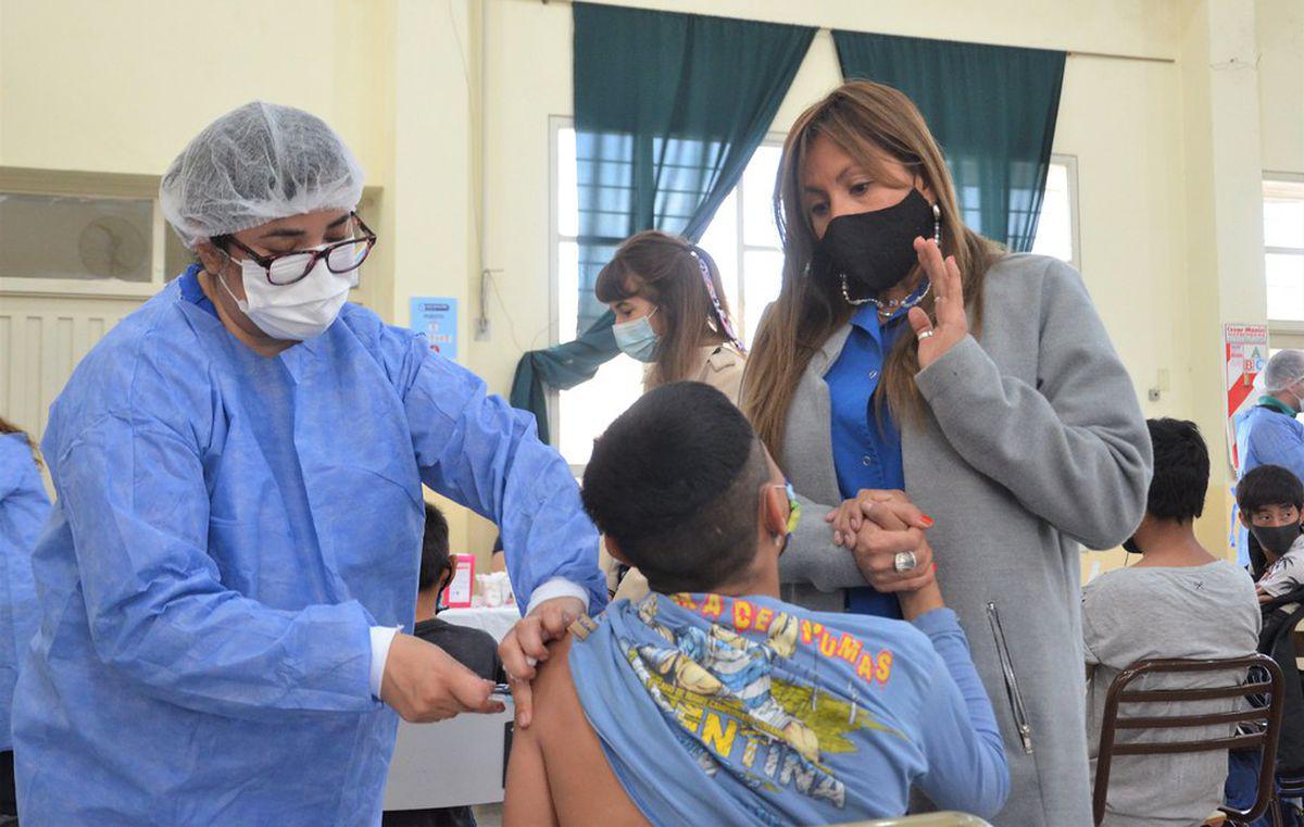 vacunacion-menores-escuelas-especialesjpg
