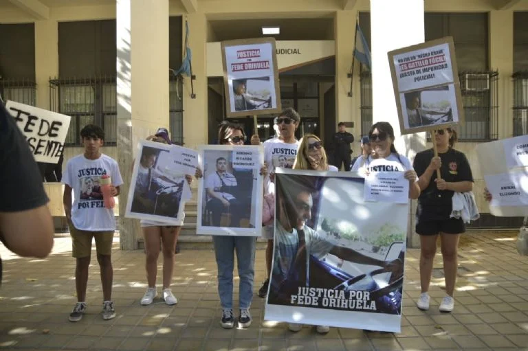 f768x1-367572_367699_5050