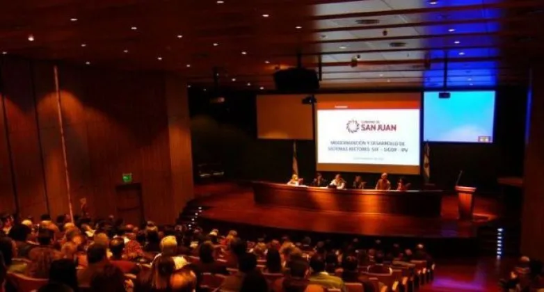 c3ff0878c38a24cc2e0b55016b32b4e7_L