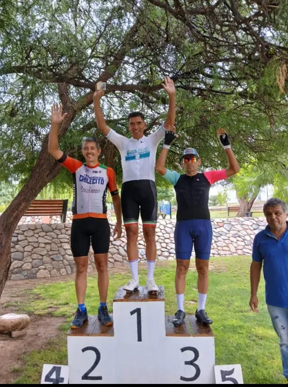 f627ea40-65c0-43dc-abf4-63f908abc977