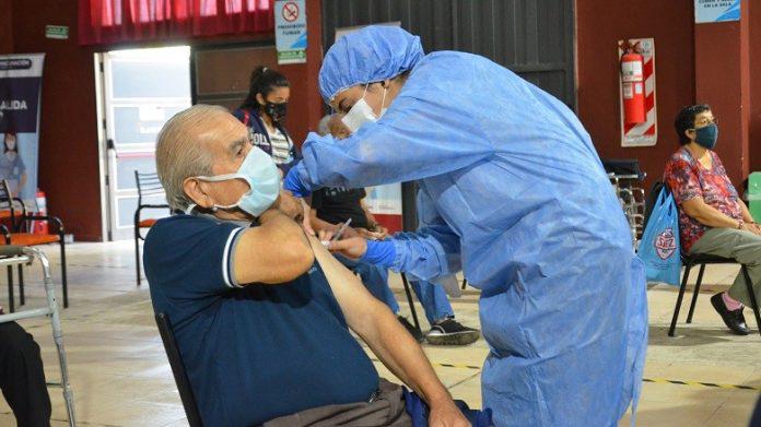 Vacunacion-en-San-Juan-1-696x391