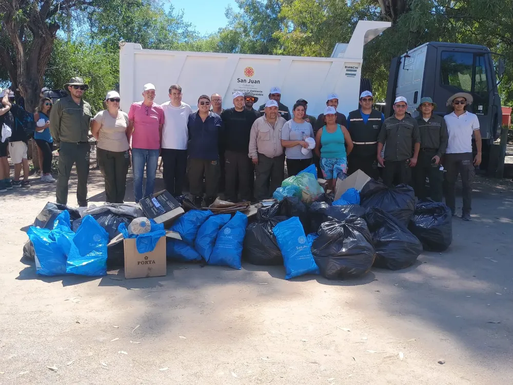 e7b9899d-96c6-4351-b8eb-04b77baaf4a4