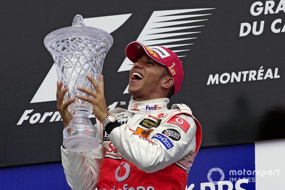 podium-race-winner-lewis-hamil