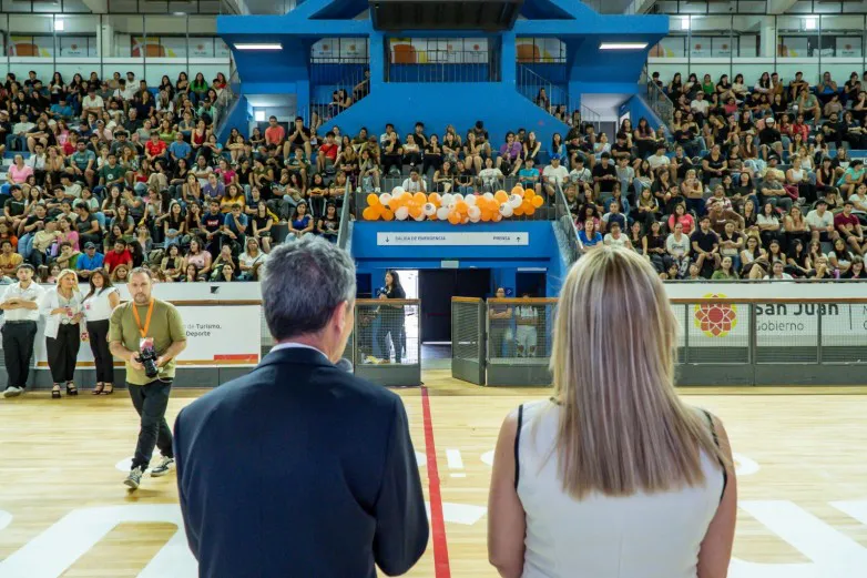 40bf22b9a92db264deb9c087d617c772_L