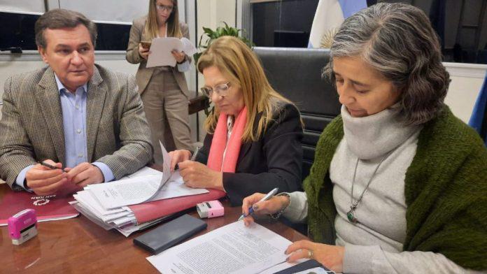 Docentes-2-1068x601-1-696x392