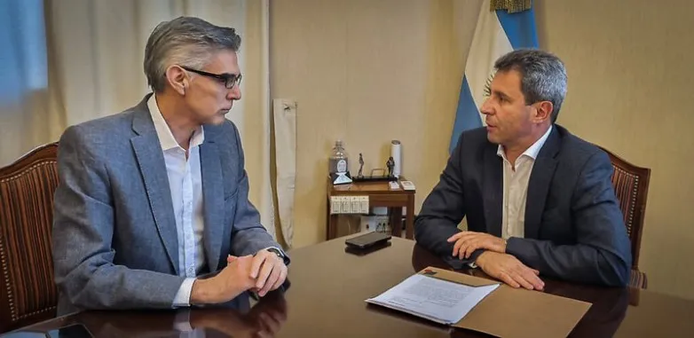 9b7deb688288e52a8625904cb408225a_L