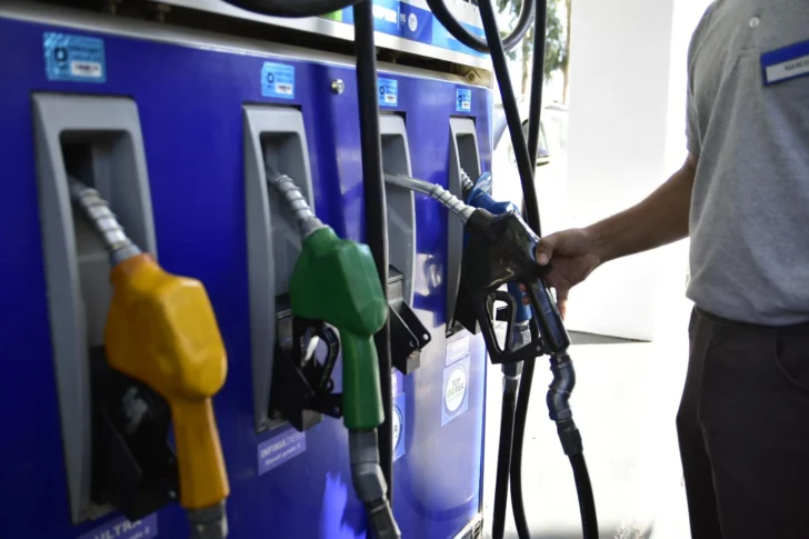 estacion-de-servicio-nafta-combustible-728x485