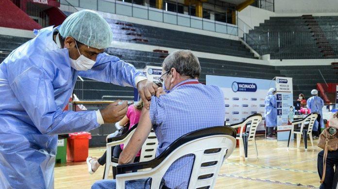 vacunacion-coronavirus1-696x391