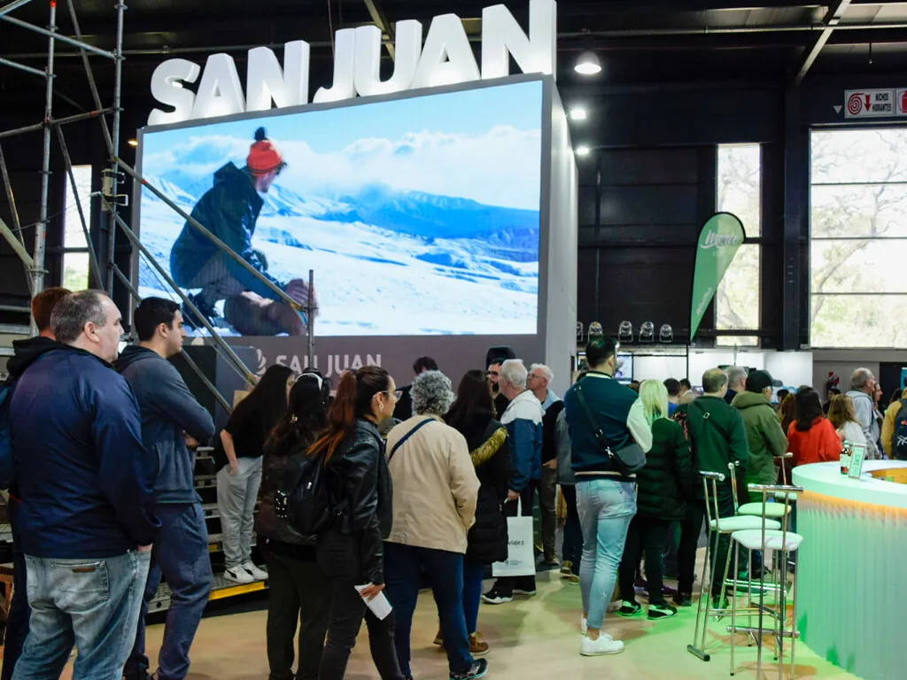 53226943875_c36816cc69_b (1)