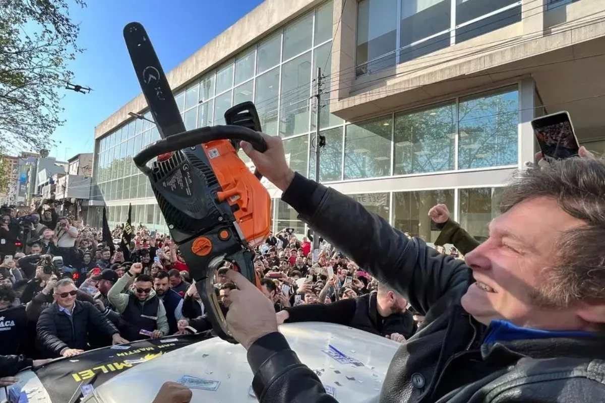 milei_motosierra (1)