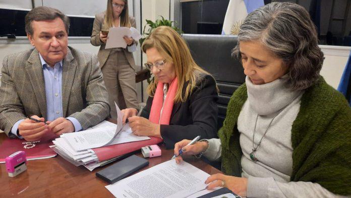 Docentes-2-696x392