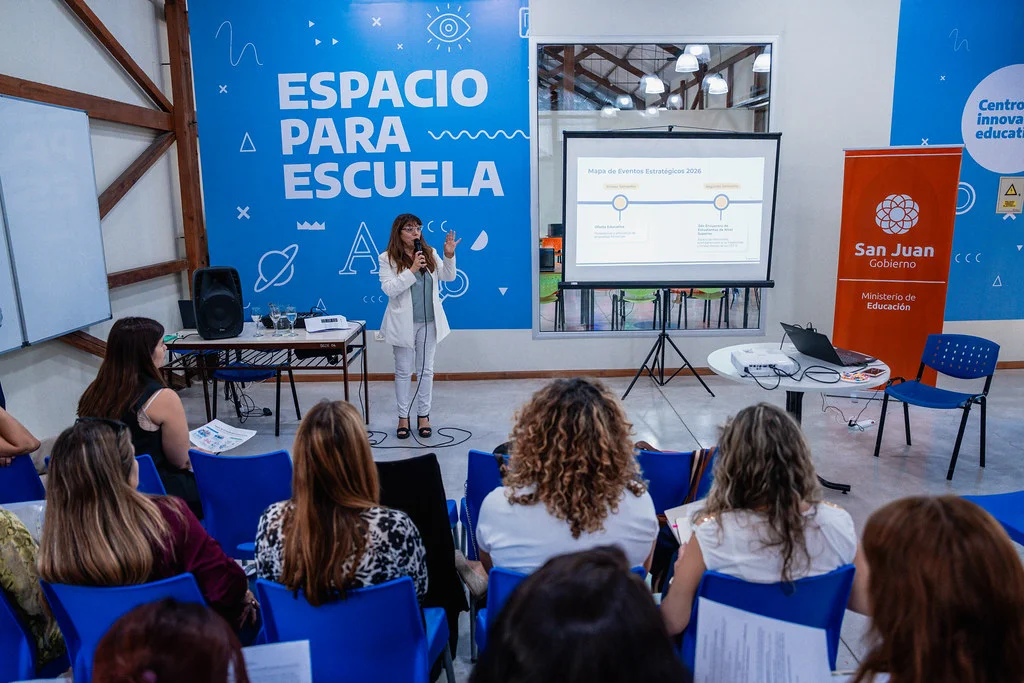 55179702563_56950f22a5_b