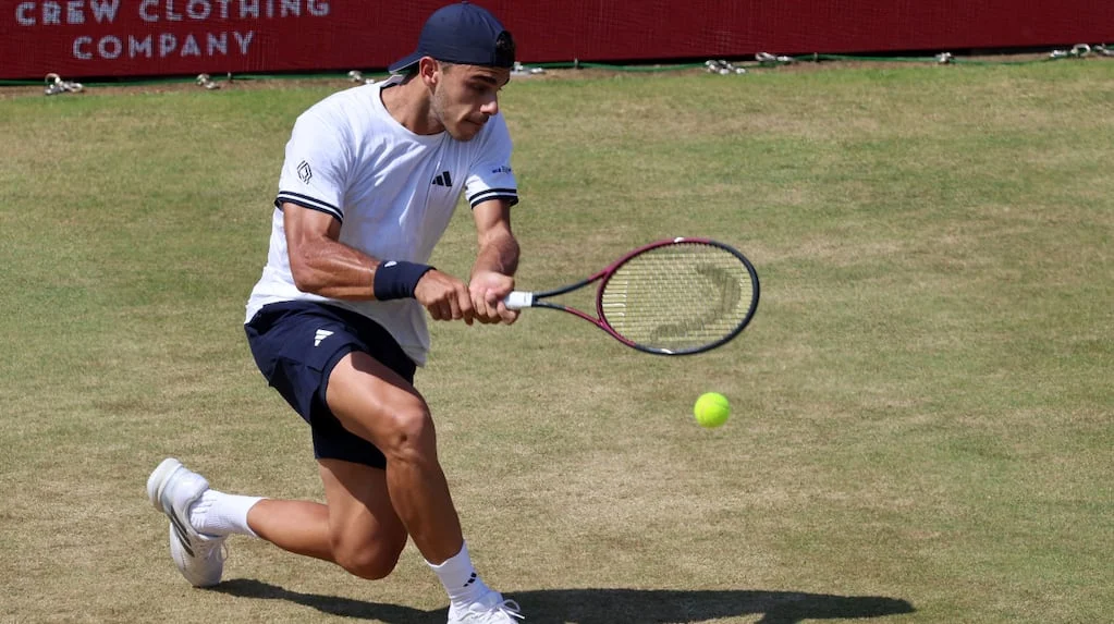 cerundolo-avanzo-a-las-semifinales-del-torneo-de-queens-en-londres-foto-efe-6PWKJWIUKBF3HMYXI6KH3BHX7E