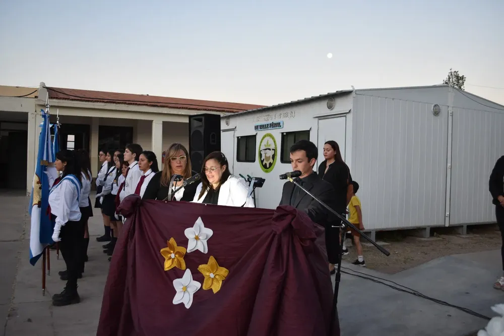 8e189c81-d803-4f0f-9403-2024e561f57b (1)