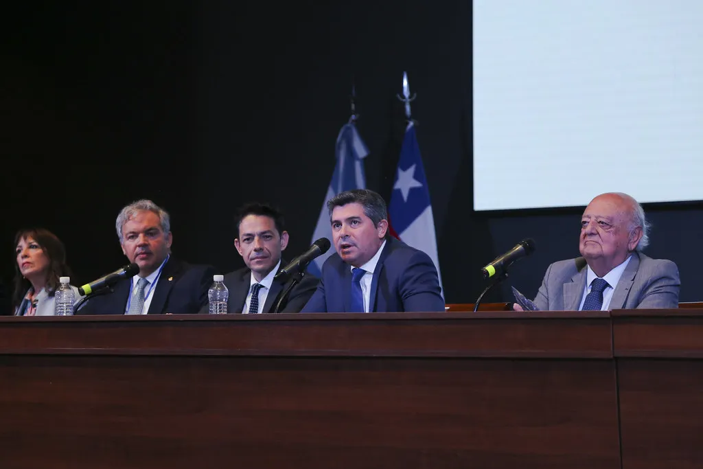 54451874333_fe9fc9f6ef_b