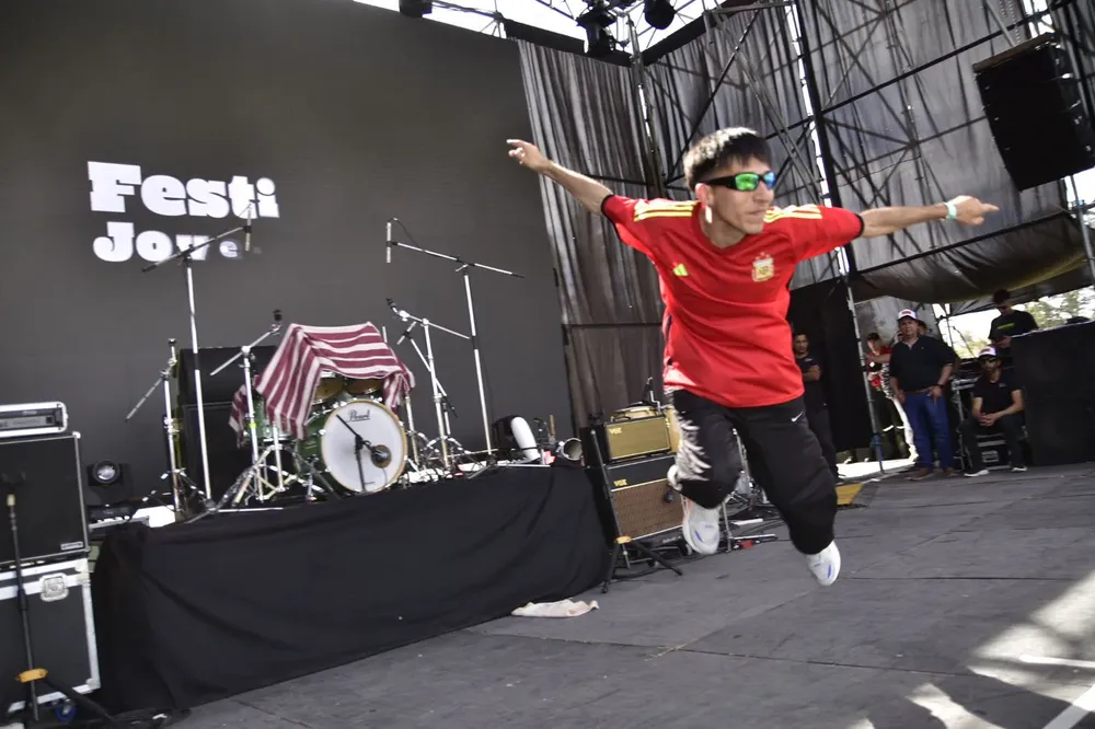 a7c2418b-803b-458c-9066-58f69e059613