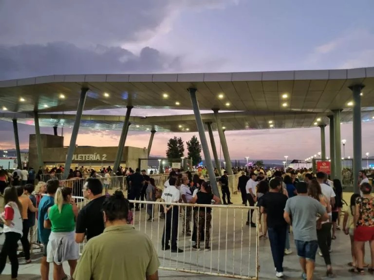 f768x1-332905_333032_5050