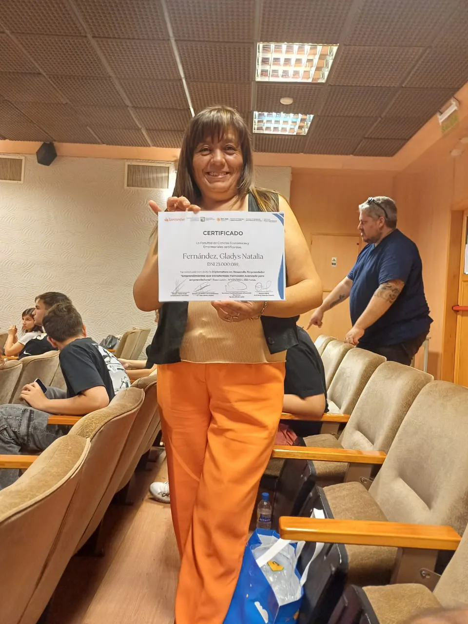 a3211609-096d-4971-a3b8-51ad6e2e9744 - copia