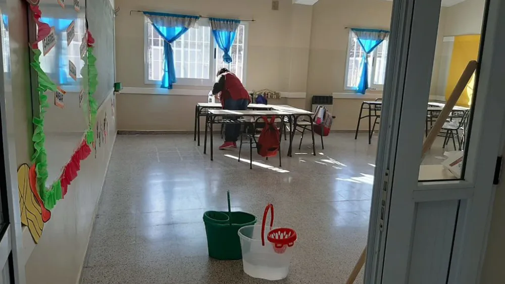 6061cea63ce9ff89f7f6639a34033342_XL