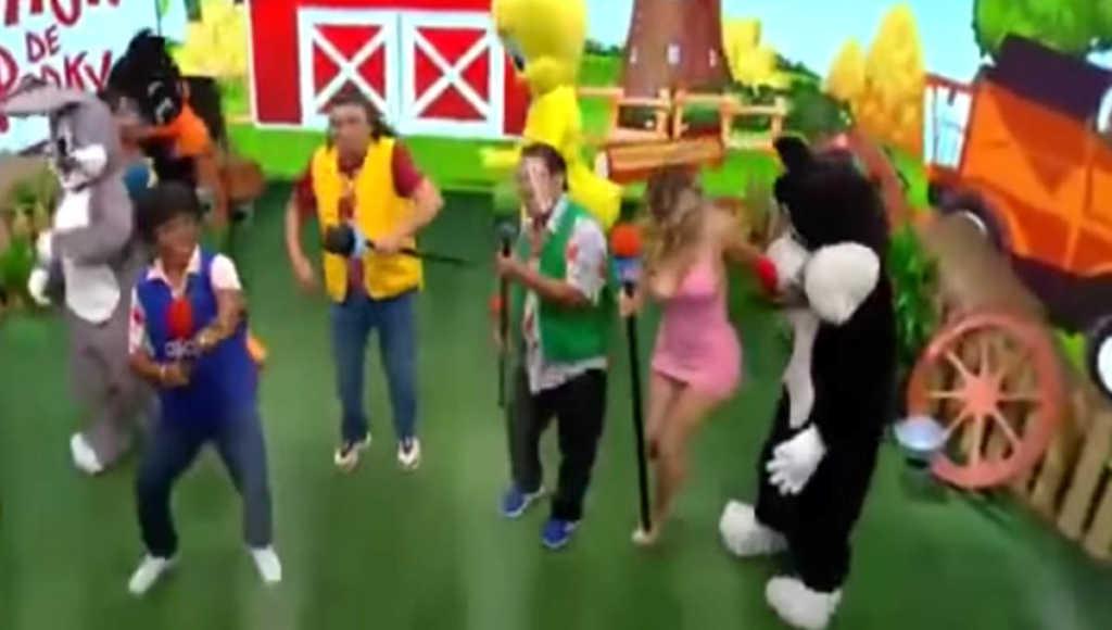 fatima-segovia-acoso-en-vivo-vibetvmx-1024x580