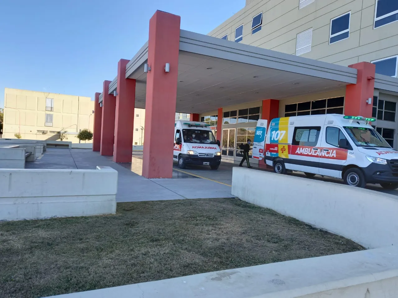 ambulancia-hospital-rawson-emergencia-accidente-4