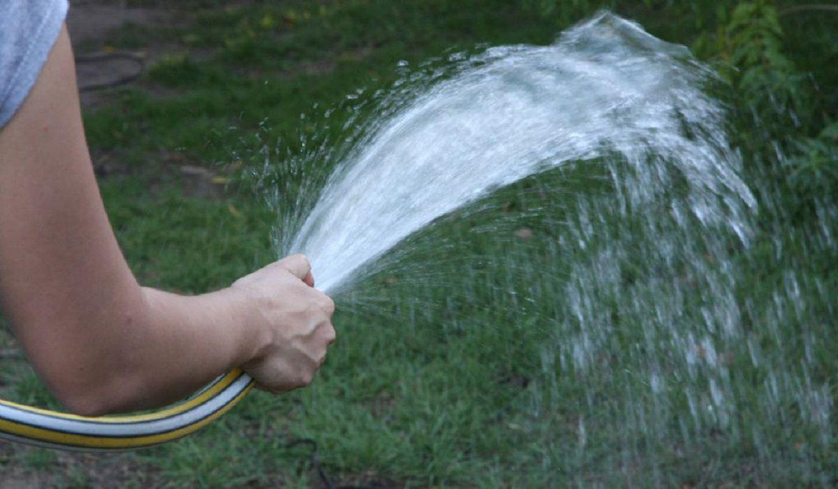 riego-agua-manguerajpg