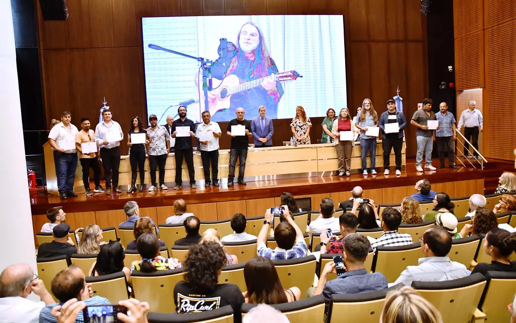 53381962788_ef2142dfe9_b