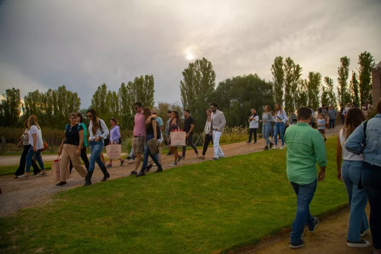 c3771c6dc6434a43c0d90a9edbee8531_L