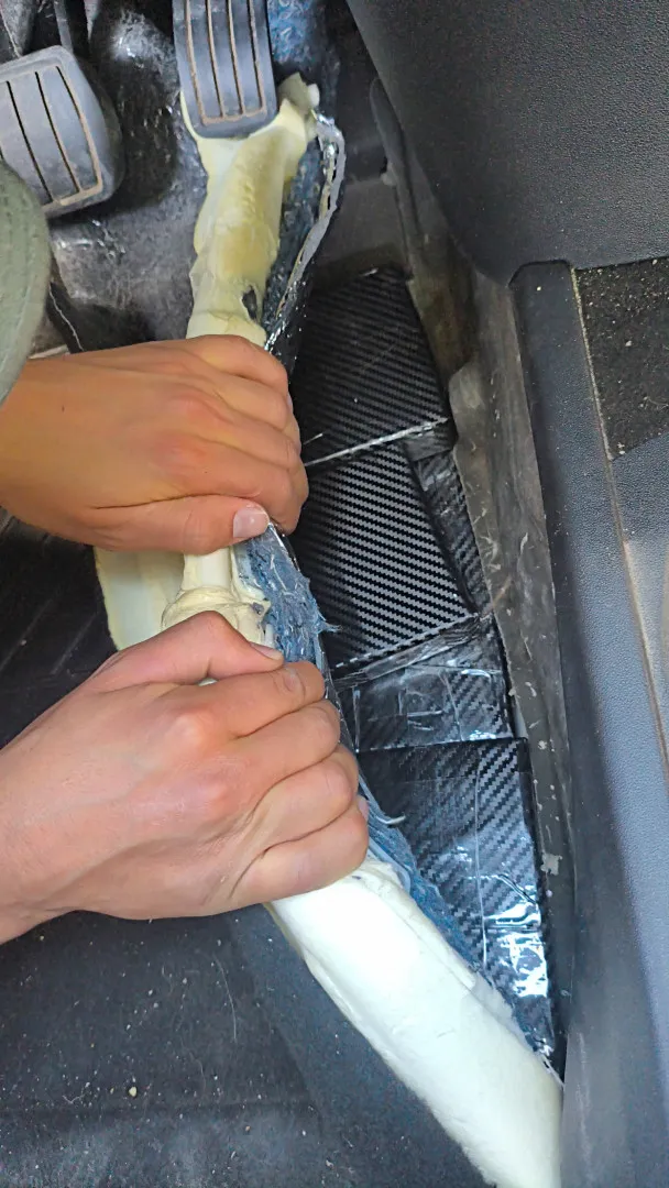 63_kilos_de_cocaina_escondidos_en_el_piso_de_un_auto_4