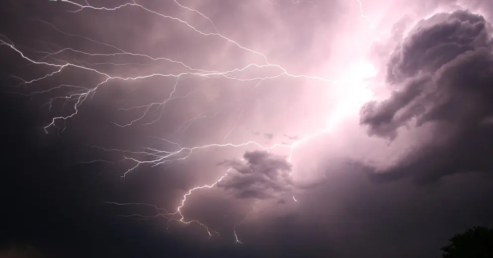 Tormenta-Cielo-Nubes-truenos-1