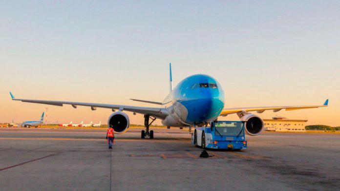 partio-el-vuelo-aerolineas-argentinas-buscar-el-segundo-cargamento-sputnik-v-696x391