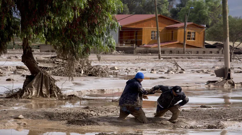 Fuerte temporal en Chile deja desborde de ríos y rutas cortadas