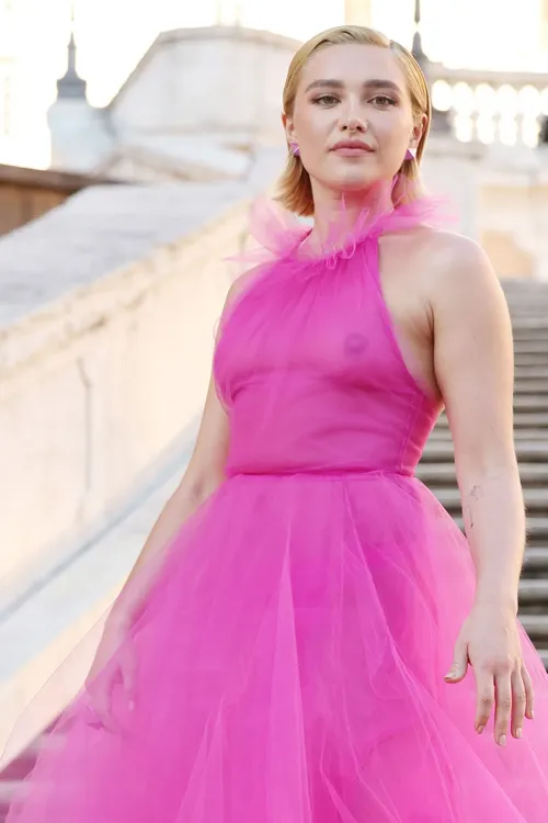 FLORENCE20PINK20GettyImages-1407830573