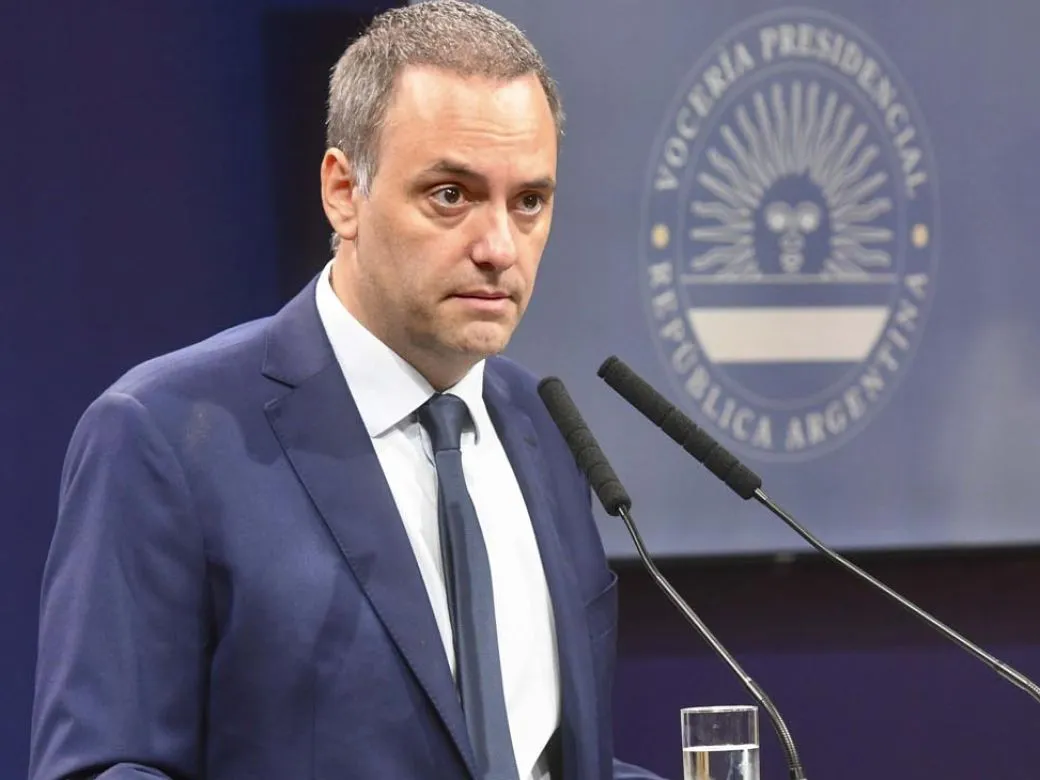 conferencia-de-prensa-de-manuel-adorni-vocero-presidencial-1751758