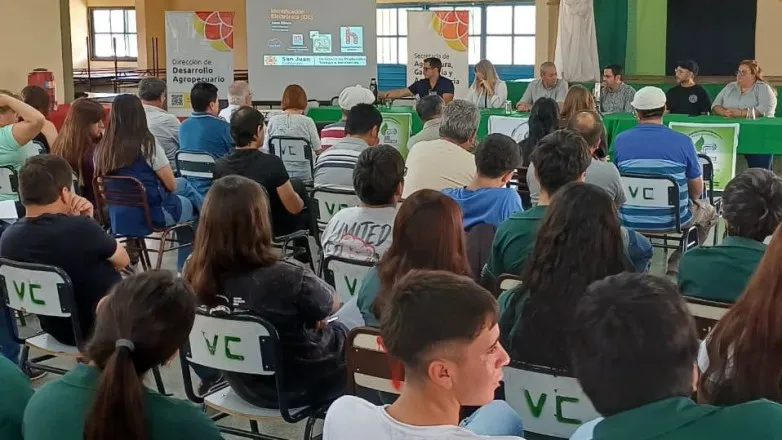 87c9d620912123d983f18aecd1985822_L