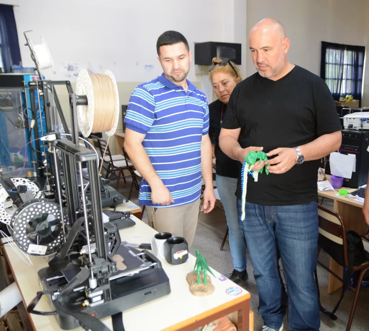 DCC060325-004F07-728x653