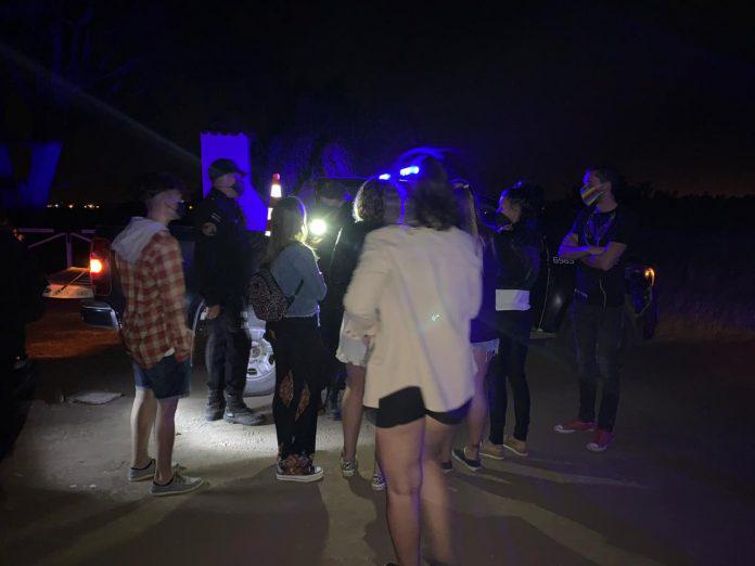 fiesta-clandestina-foto-696x522