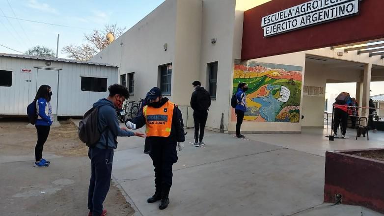 ce4616e22dae43b777e90eb3b2d4fd06_L