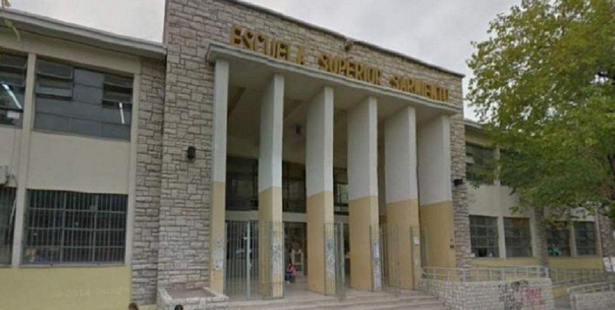 escuela-superior-sarmientojpg