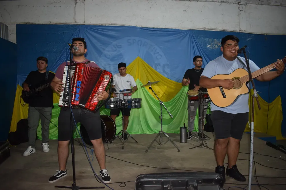 562434398_1243137971174490_5908913086613621741_n