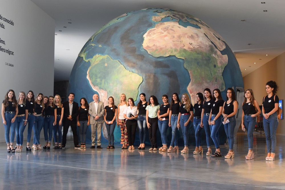 e4bd662e7ba0549ddbf39da7fdde90a1_XL