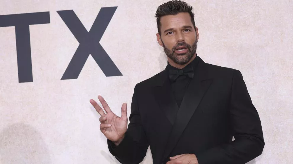 ricky-martin.r_d.2083-367-3300