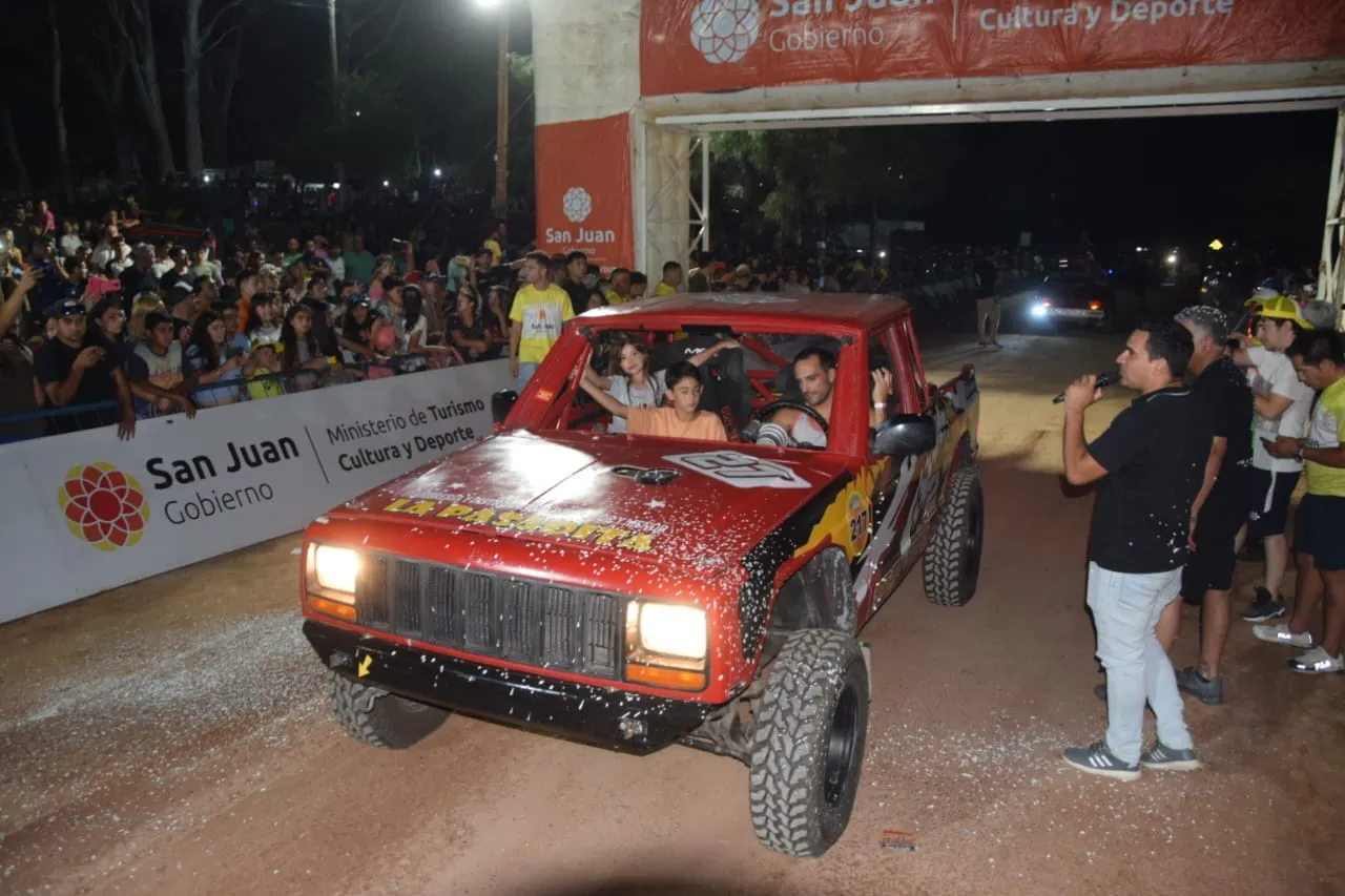 426427535_797929765695315_3489217943684015357_n