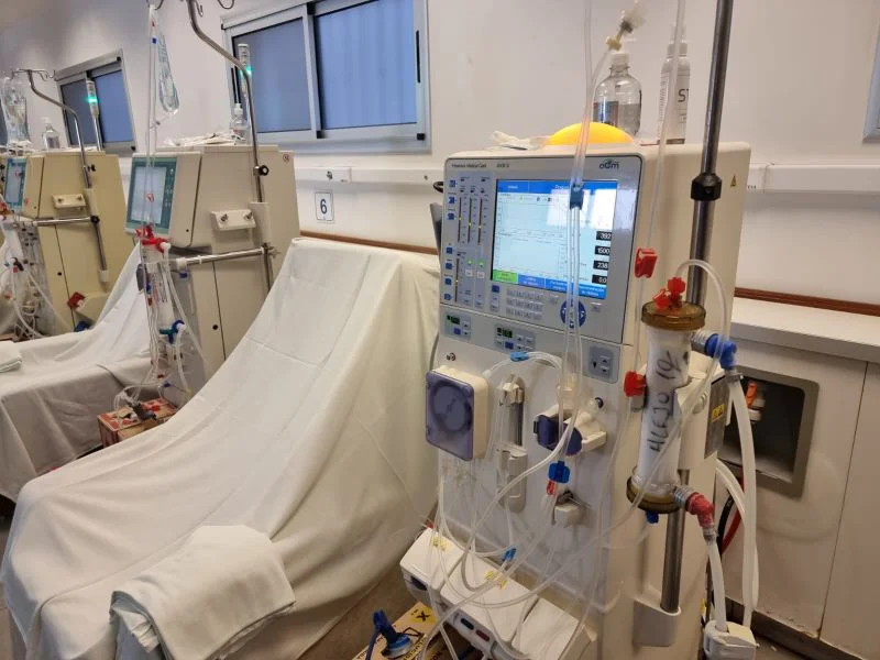 4005-el-centro-de-dialisis-del-hospital-oniativia-incorporo-10-sillones-nuevos-para-hemodialisis