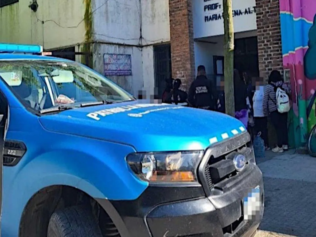 padres-y-alumnos-agredieron-a-docentes-en-una-escuela-primaria-de-city-bell-20251113-2137557